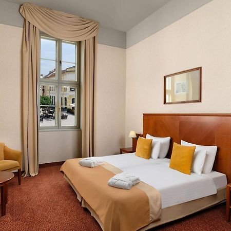 Mercure Szekesfehervar Magyar Kiraly Exterior foto