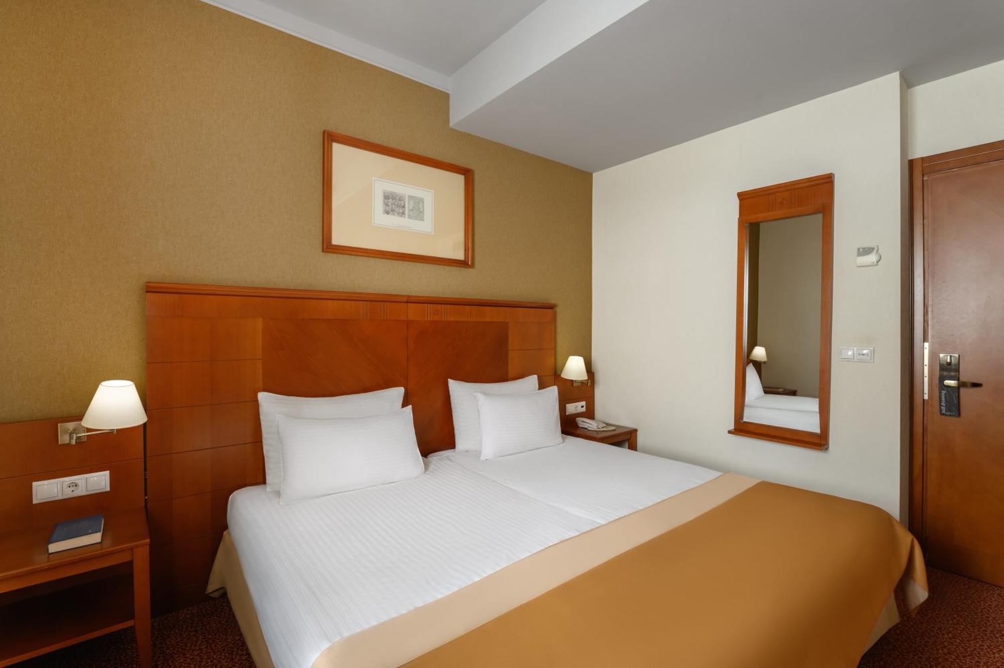 Mercure Szekesfehervar Magyar Kiraly Exterior foto