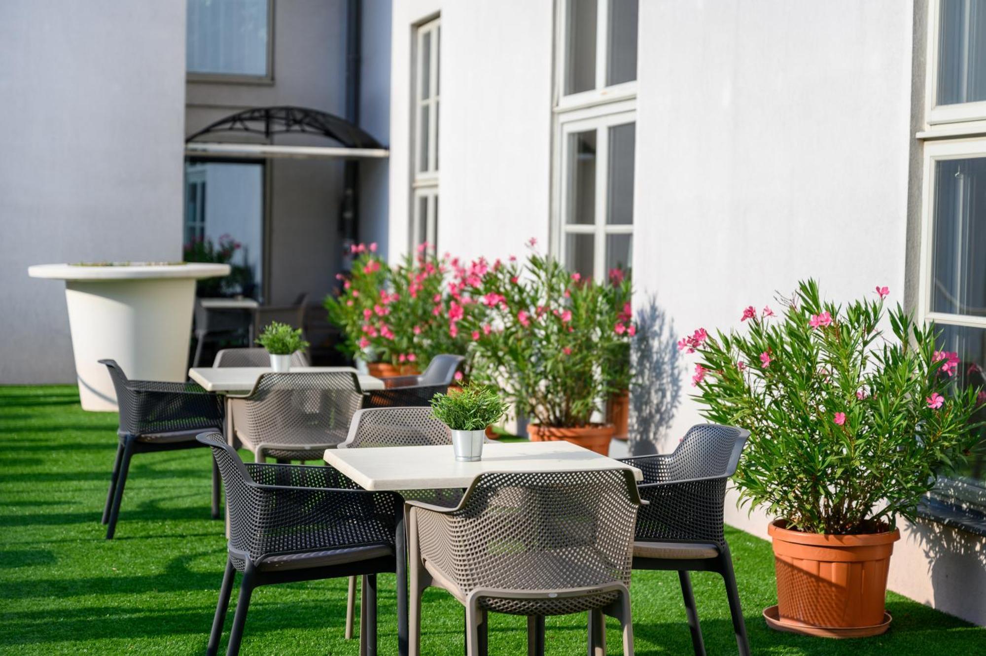 Mercure Szekesfehervar Magyar Kiraly Exterior foto