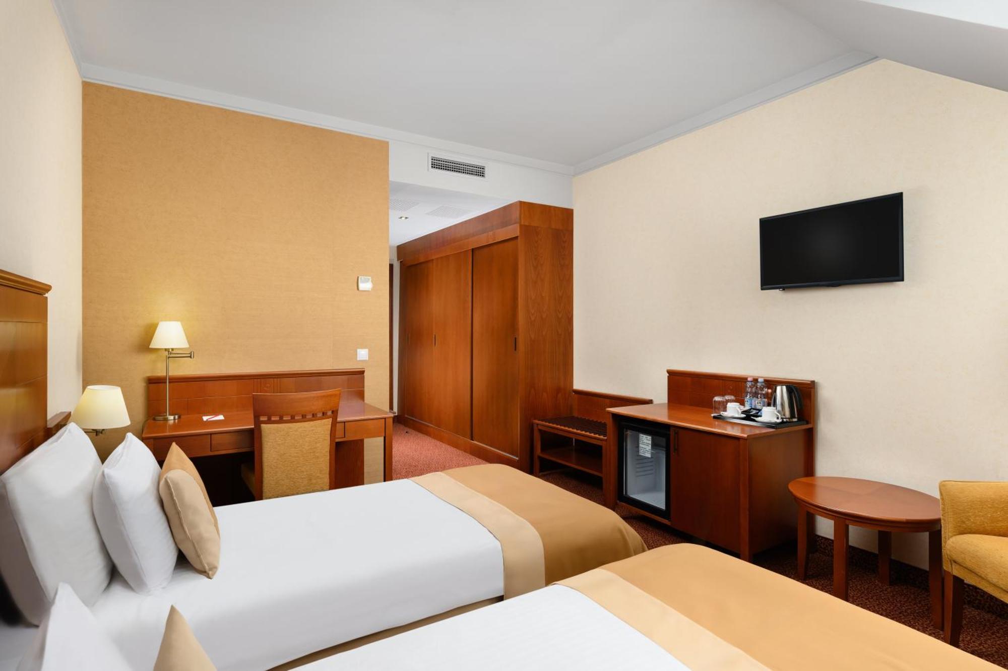 Mercure Szekesfehervar Magyar Kiraly Exterior foto
