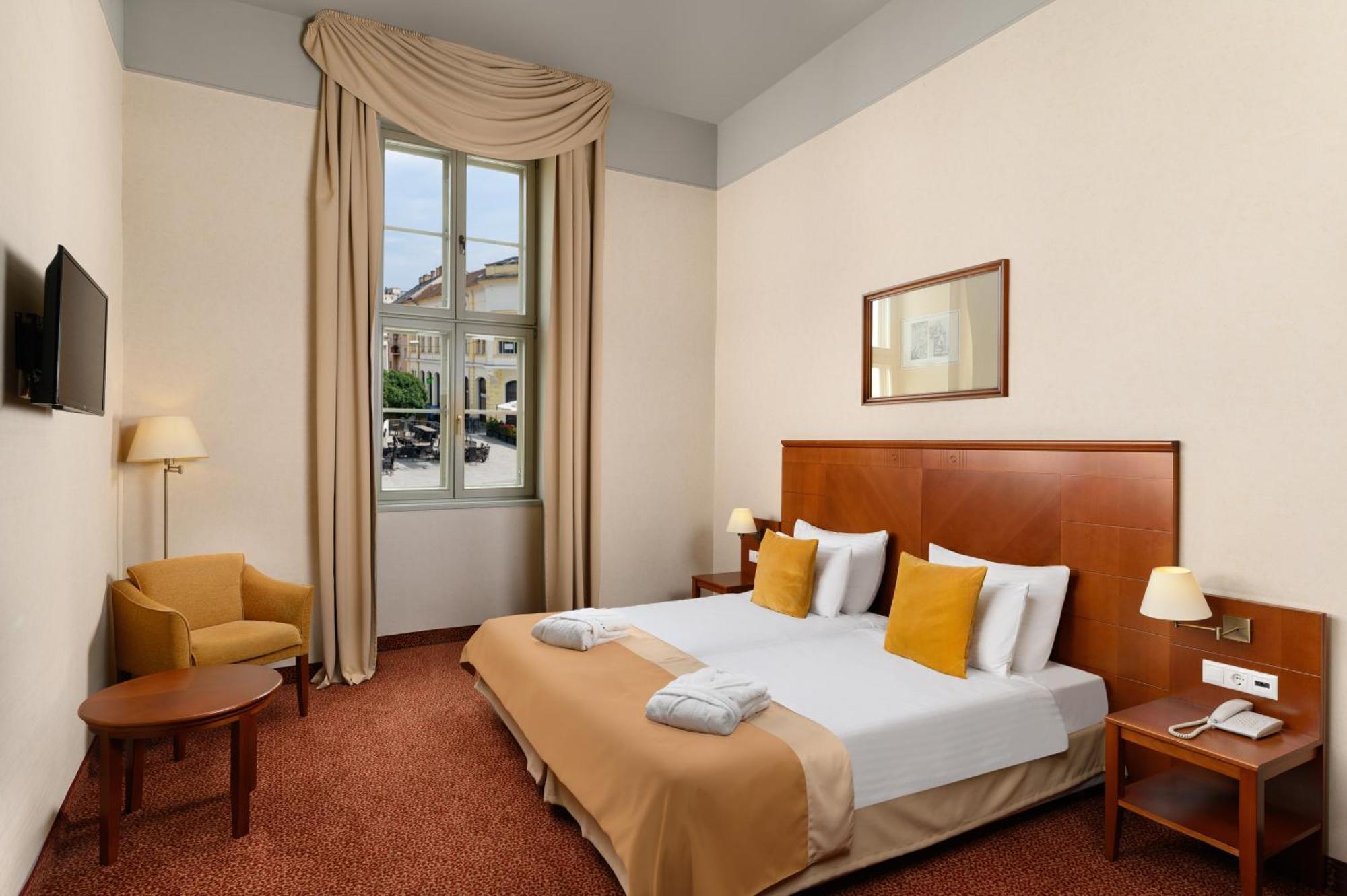 Mercure Szekesfehervar Magyar Kiraly Exterior foto