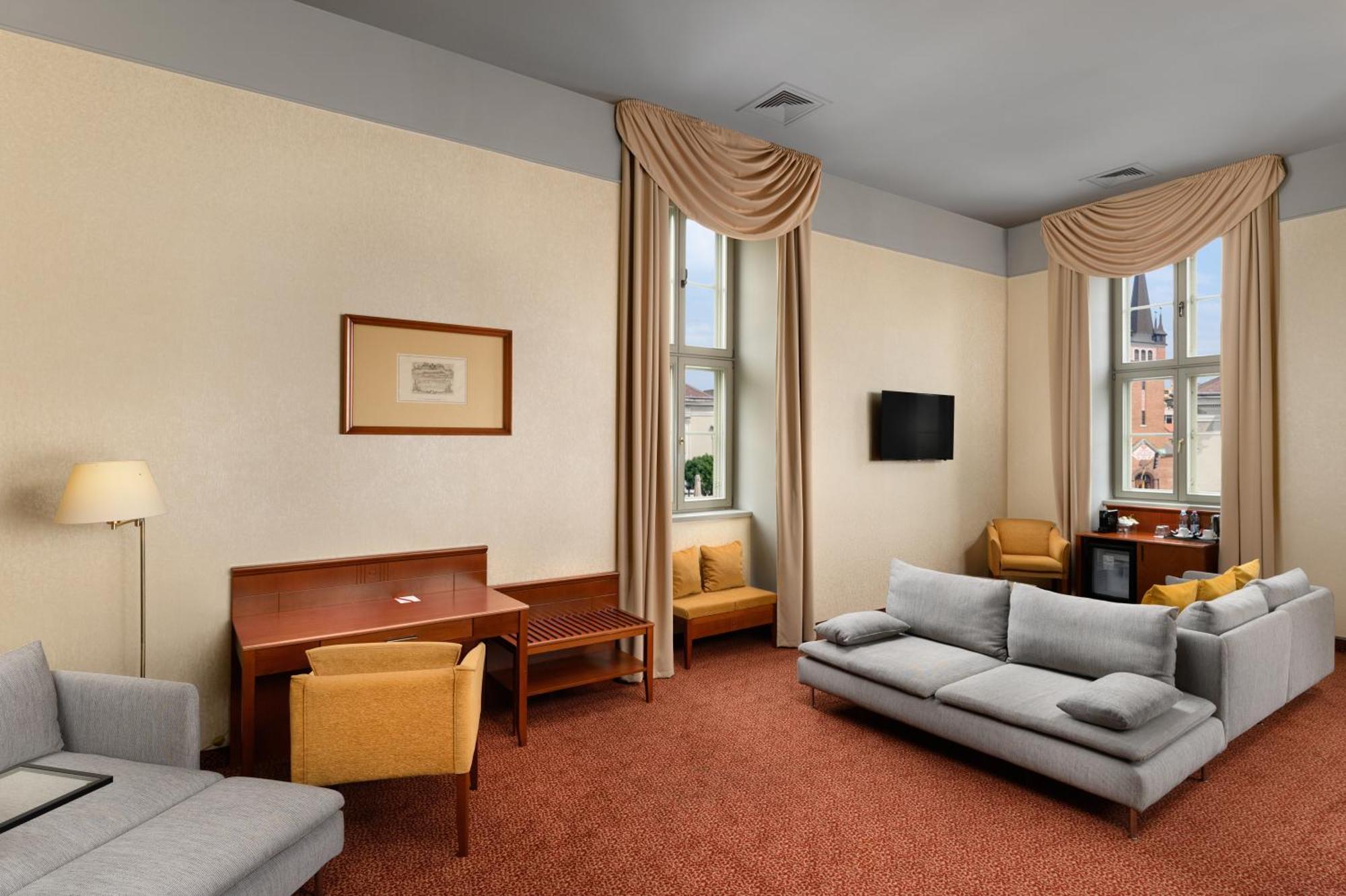 Mercure Szekesfehervar Magyar Kiraly Exterior foto