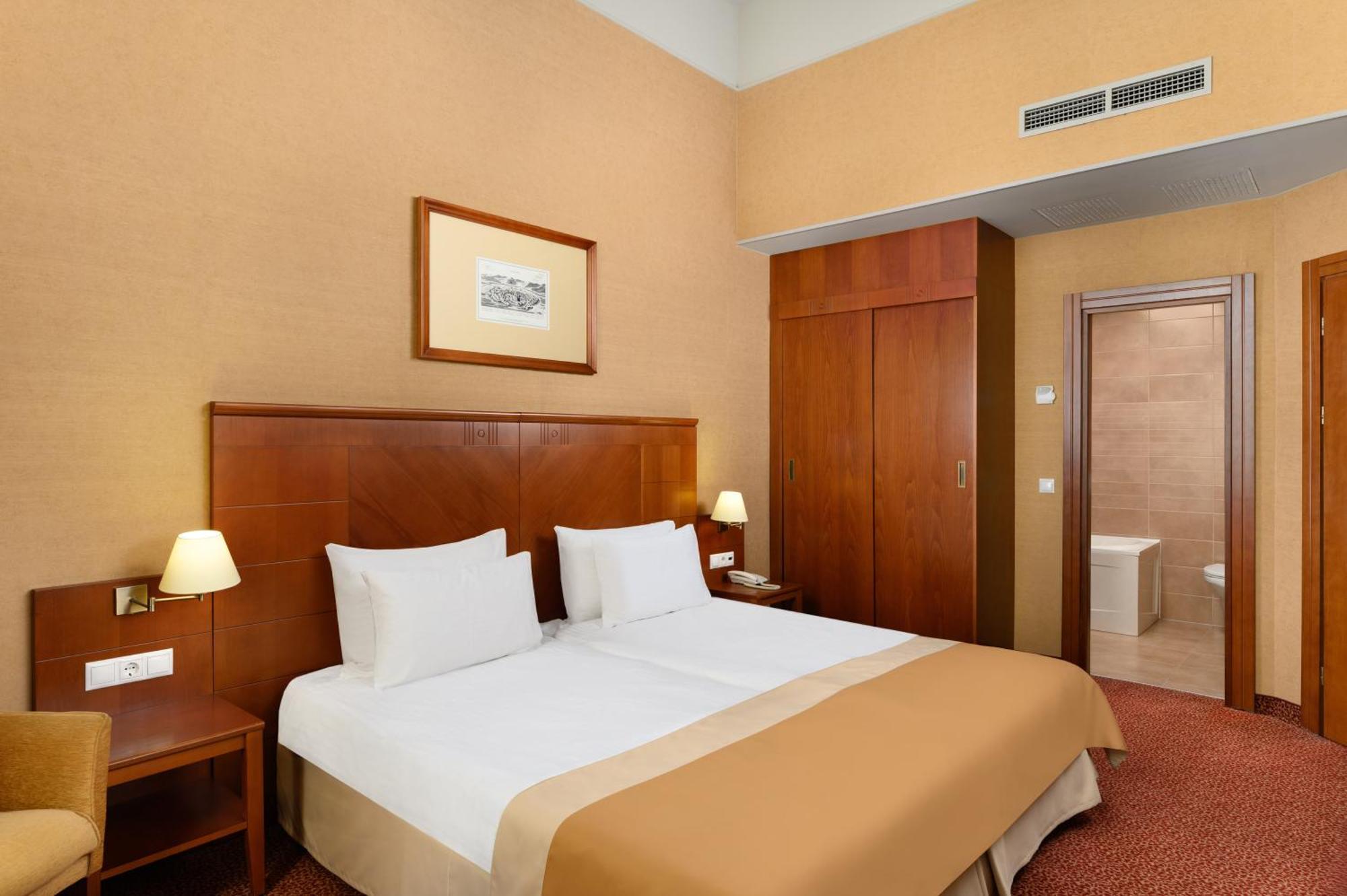 Mercure Szekesfehervar Magyar Kiraly Exterior foto