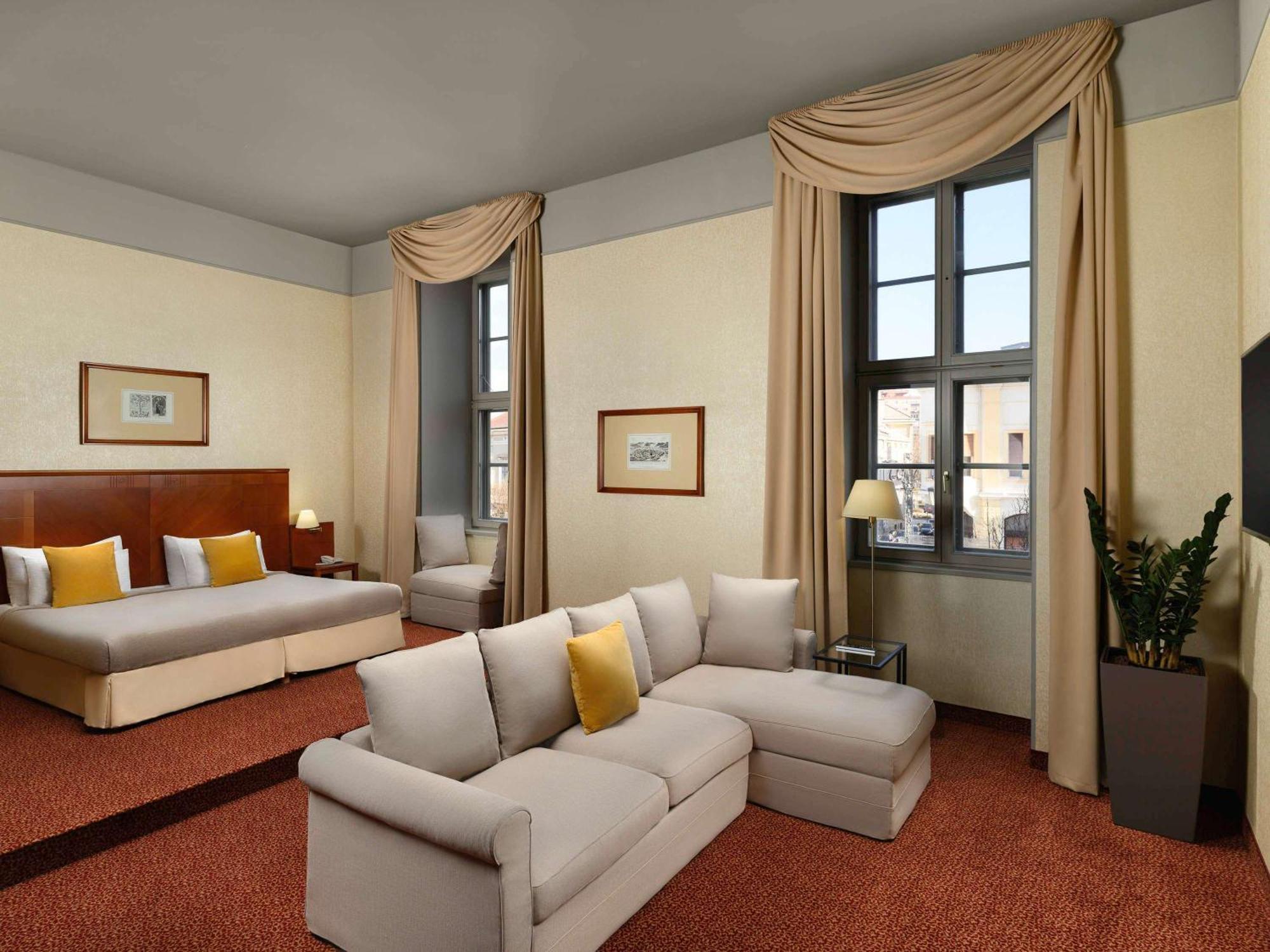 Mercure Szekesfehervar Magyar Kiraly Exterior foto