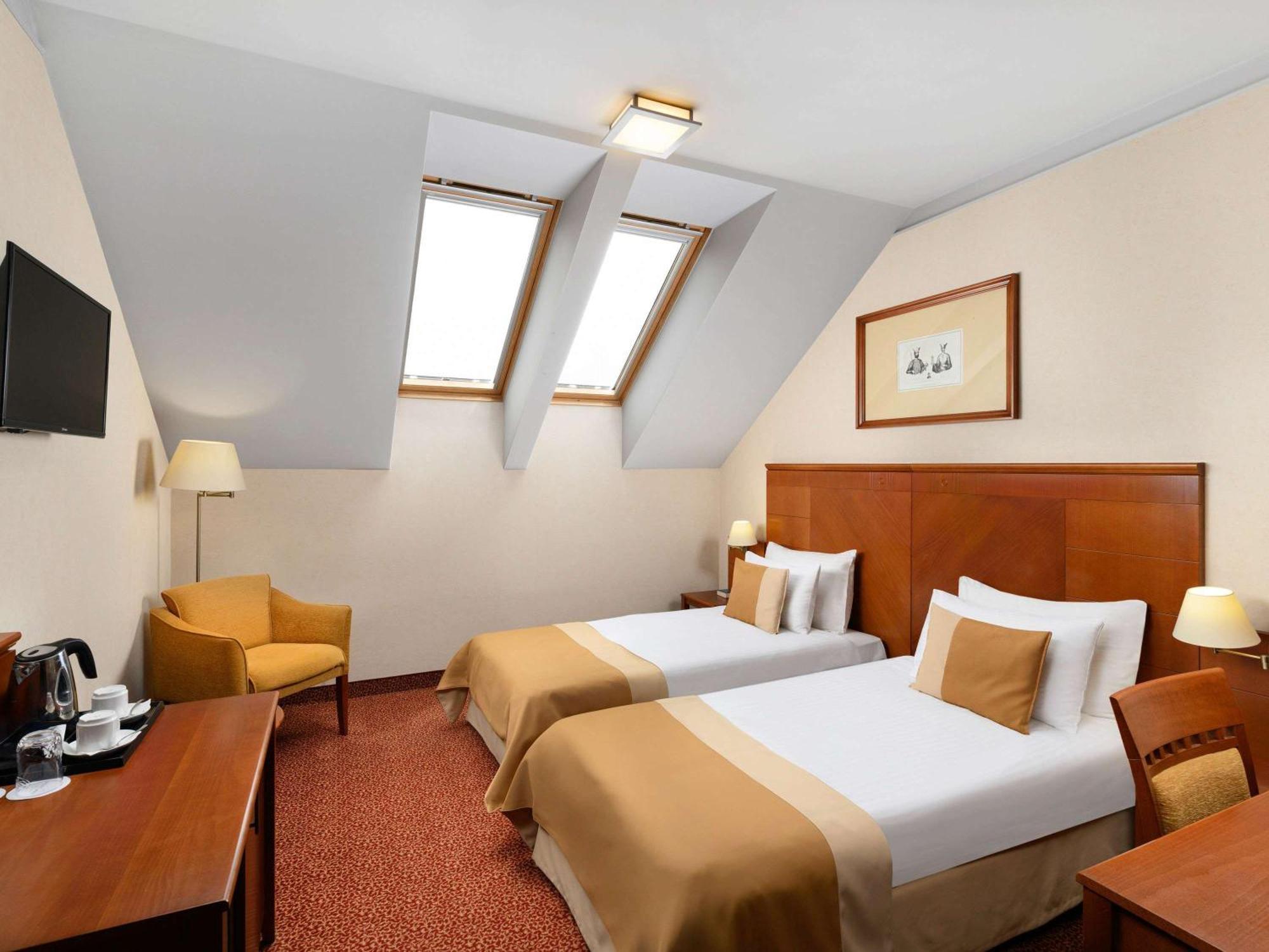 Mercure Szekesfehervar Magyar Kiraly Exterior foto