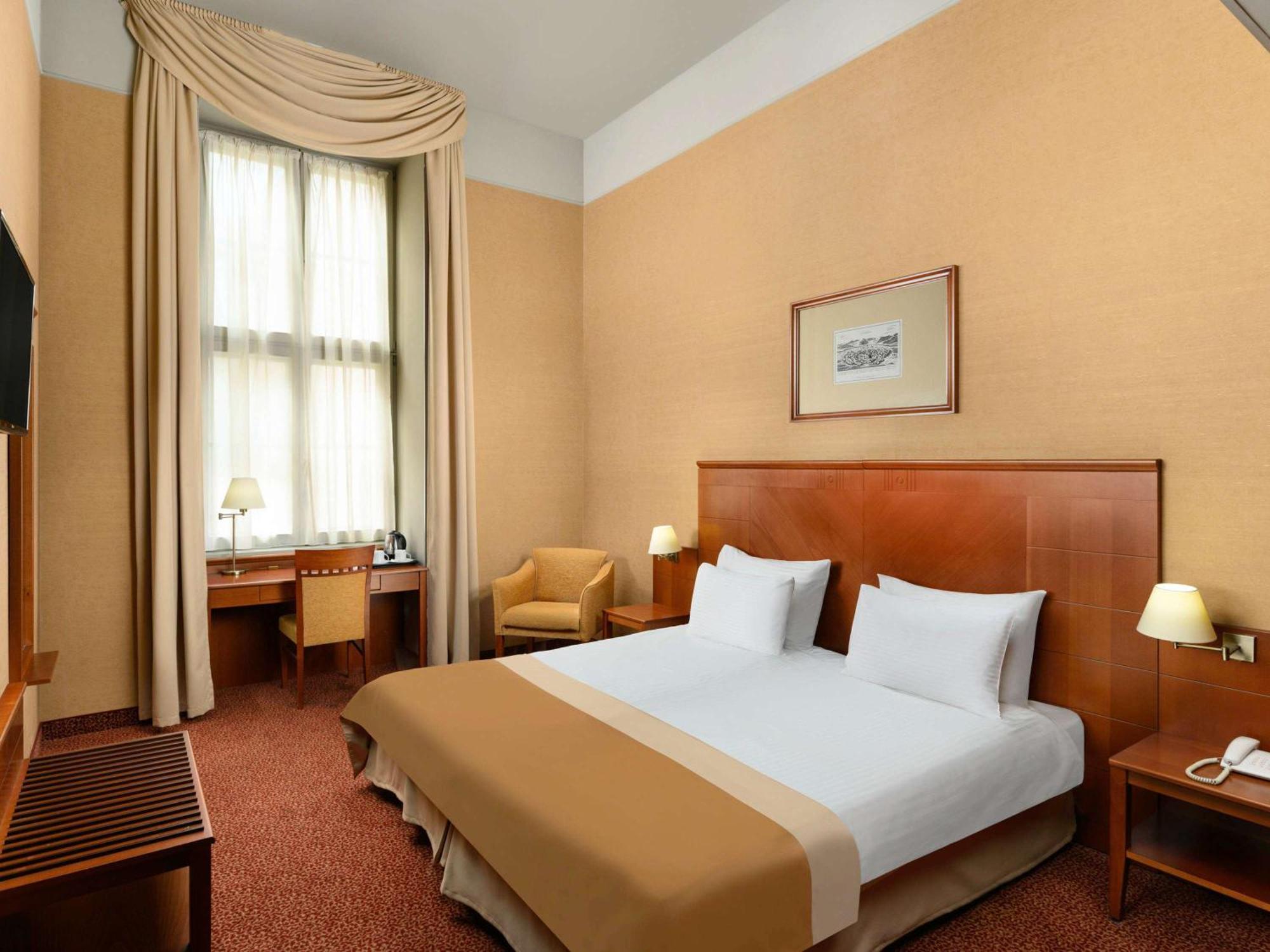 Mercure Szekesfehervar Magyar Kiraly Exterior foto