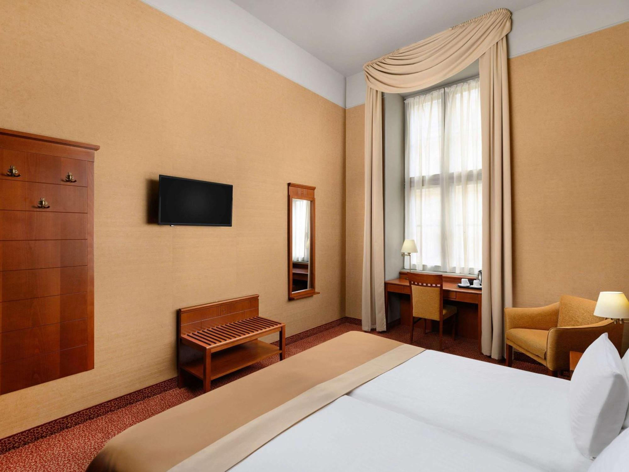 Mercure Szekesfehervar Magyar Kiraly Exterior foto