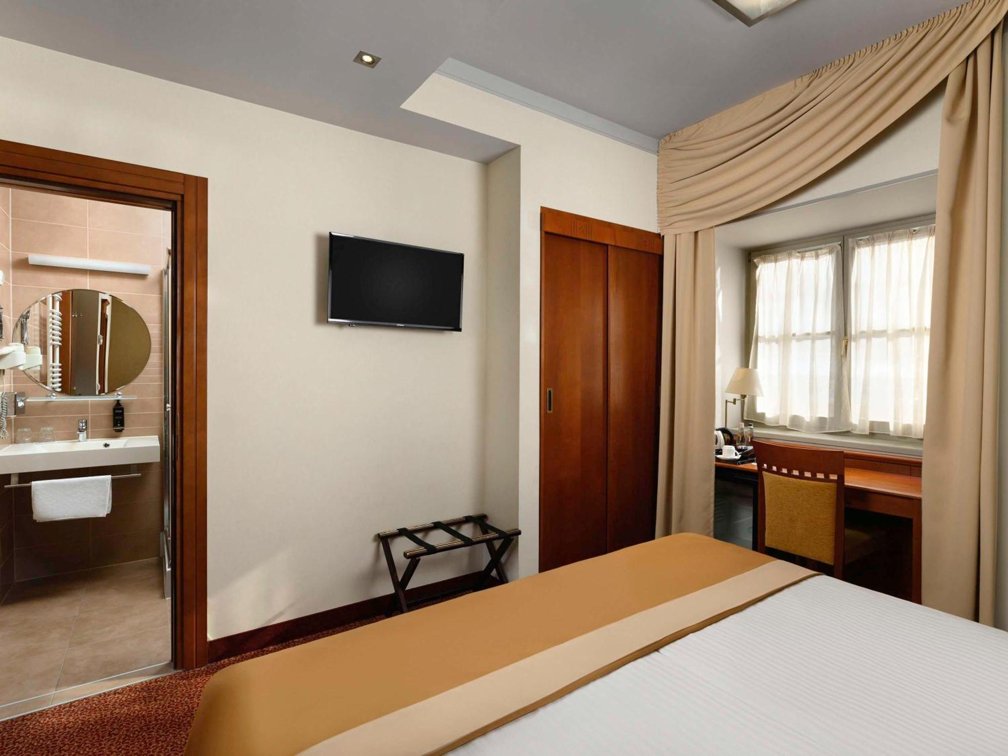 Mercure Szekesfehervar Magyar Kiraly Exterior foto