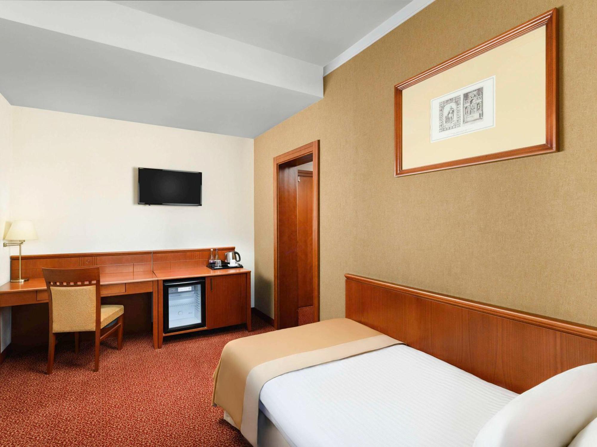 Mercure Szekesfehervar Magyar Kiraly Exterior foto